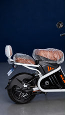 Scooter Elétrica 800W com Banco Duplo e Autonomia de até 60 km - Branca