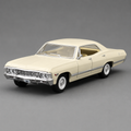 Miniatura Chevrolet Impala 1967 Kinsmart 1:43 em Metal – Portas Abríveis